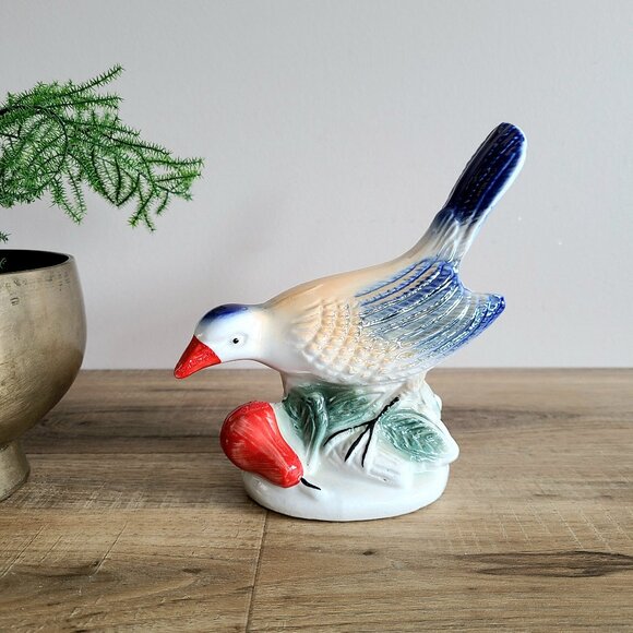 Vintage ceramic hand painted lusterware bird figurine. Made in Brazil. - Picture 1 of 8